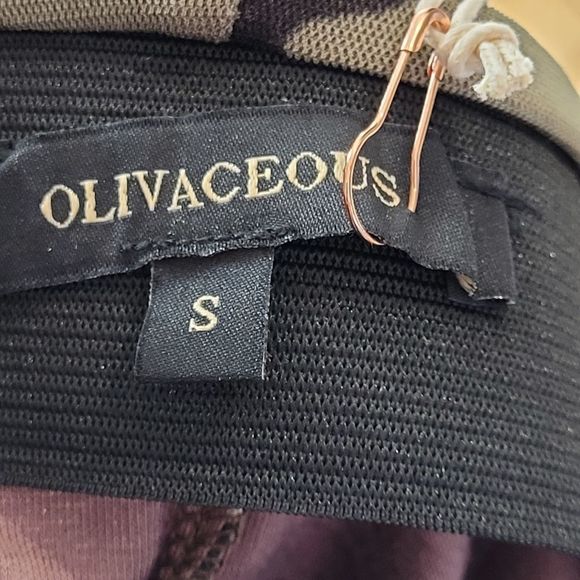 Olivaceous NWT Camouflage Body Suit Top Small - Picture 5 of 12